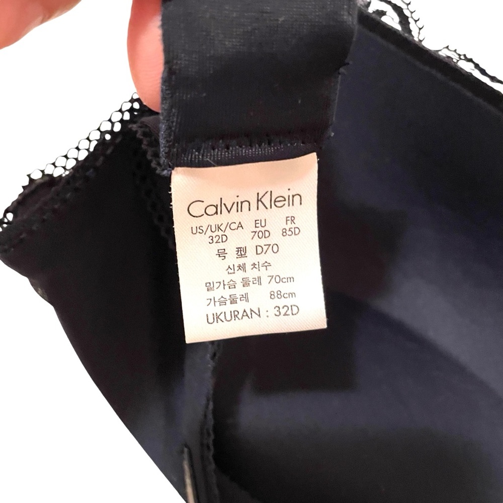 Calvin Klein Bra Navy Blue Lace Push-up Size 32D Pretty! - Picture 6 of 6